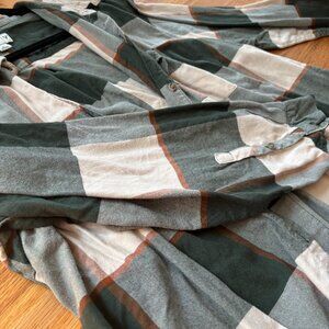 Ava & Viv Lightweight Flannel, Size 1X